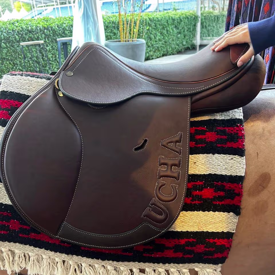 Ucha club saddle