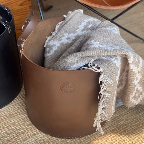 Leather bucket00
